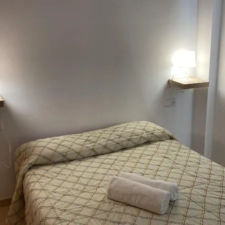 Kwatera prywatna Grande Con Bano Privado En A 30km De La Playa Coín