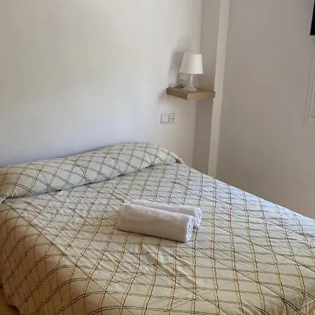Grande Con Bano Privado En A 30km De La Playa Coin