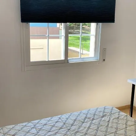 Homestay Grande Con Bano Privado En A 30km De La Playa *